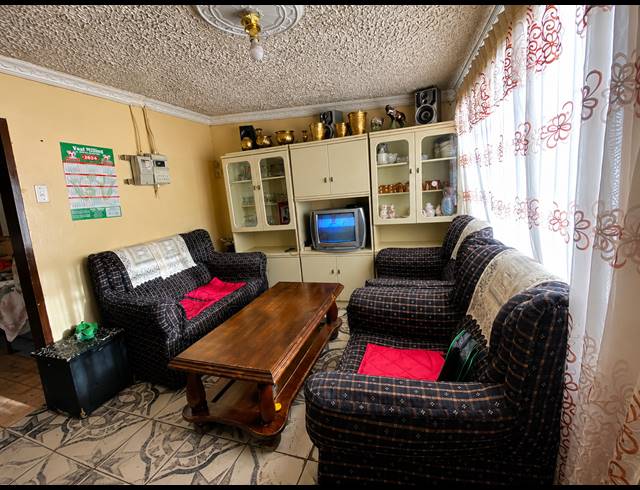 2 BEDROOM HOUSE FOR SALE IN SEBOKENG ZONE 7